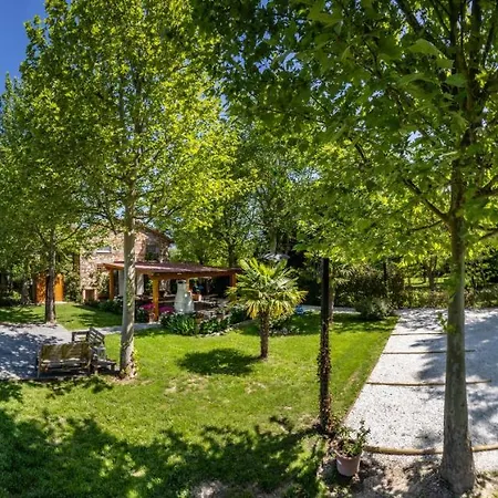 Vecchio Granaio Couette-café