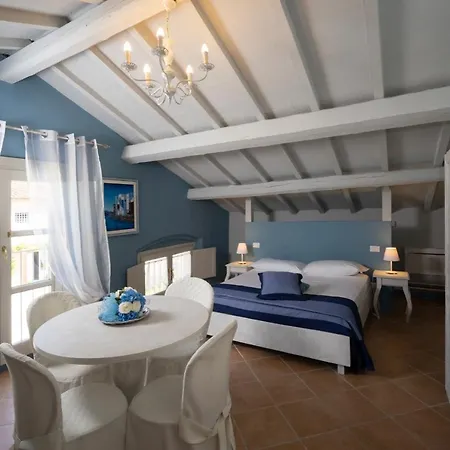 Couette-café Vecchio Granaio 4*